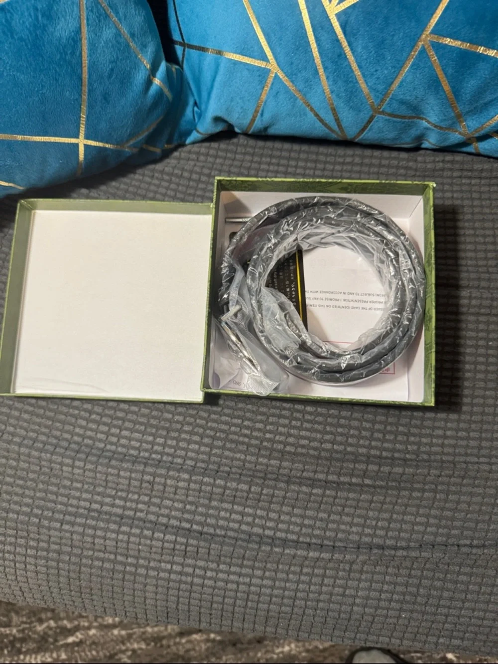 New! Gucci Interlocking G Web belt, featuring the brand's signature green & red - Picture 4 of 5